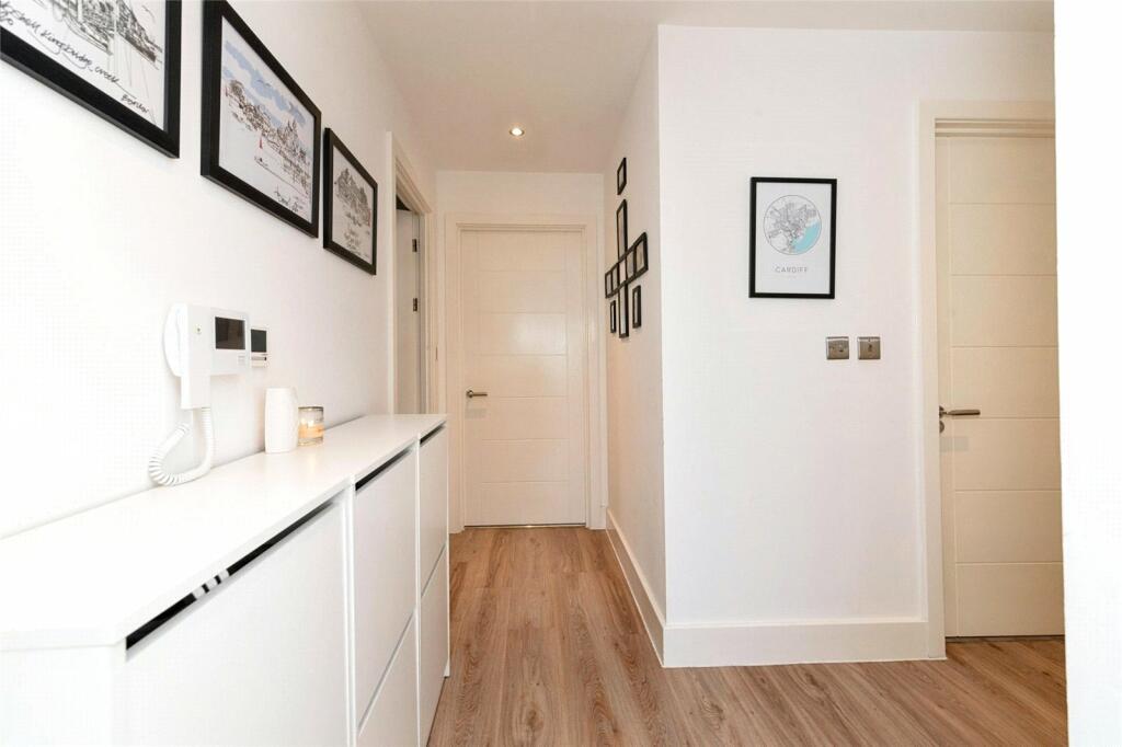 Additional property image - Bayscape, Watkiss Way, Cardiff Bay, CF11