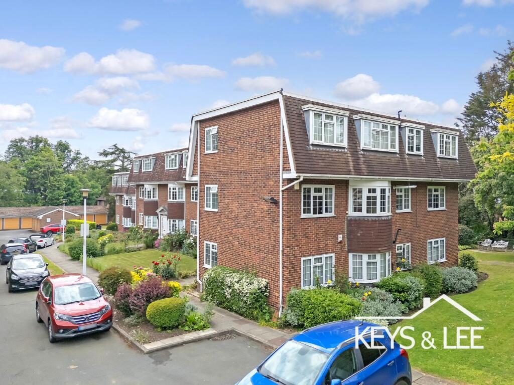Main image of property: Buckingham Close, Hornchurch
