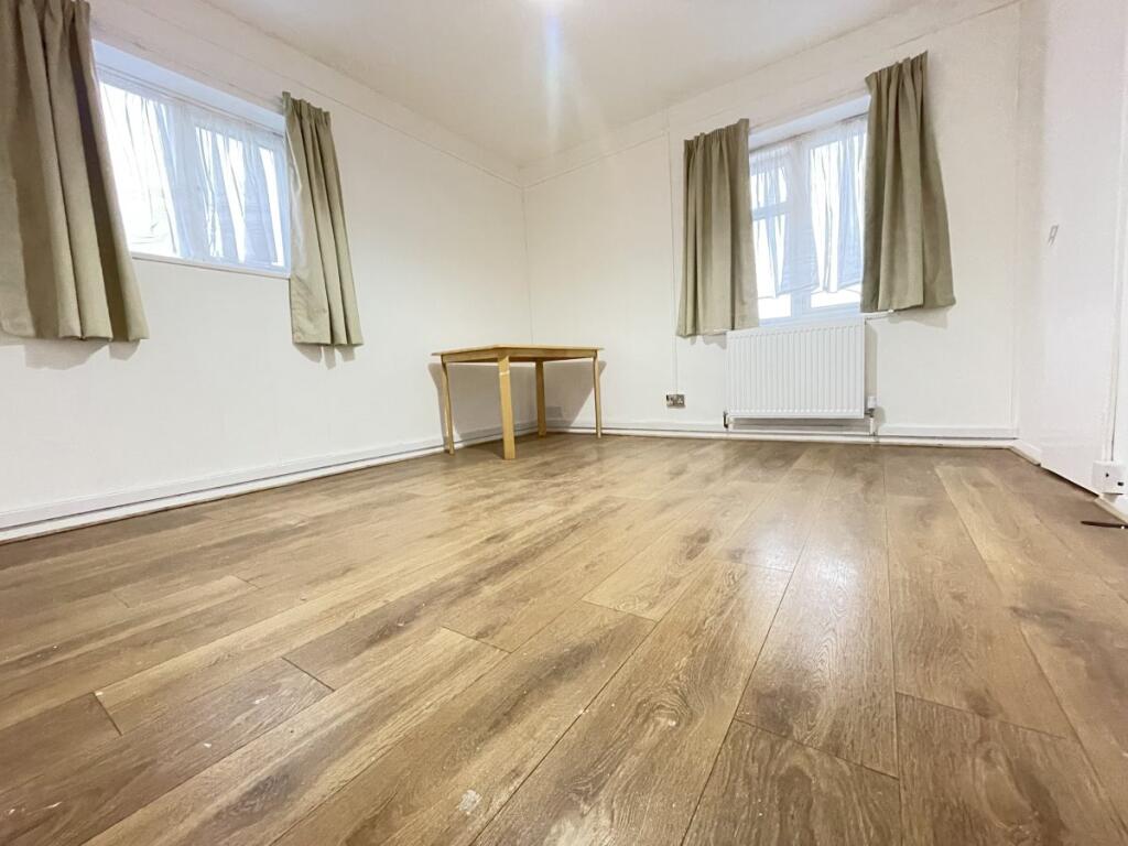 Main image of property: Pinner Grove ( Second Floor Flat), Pinner