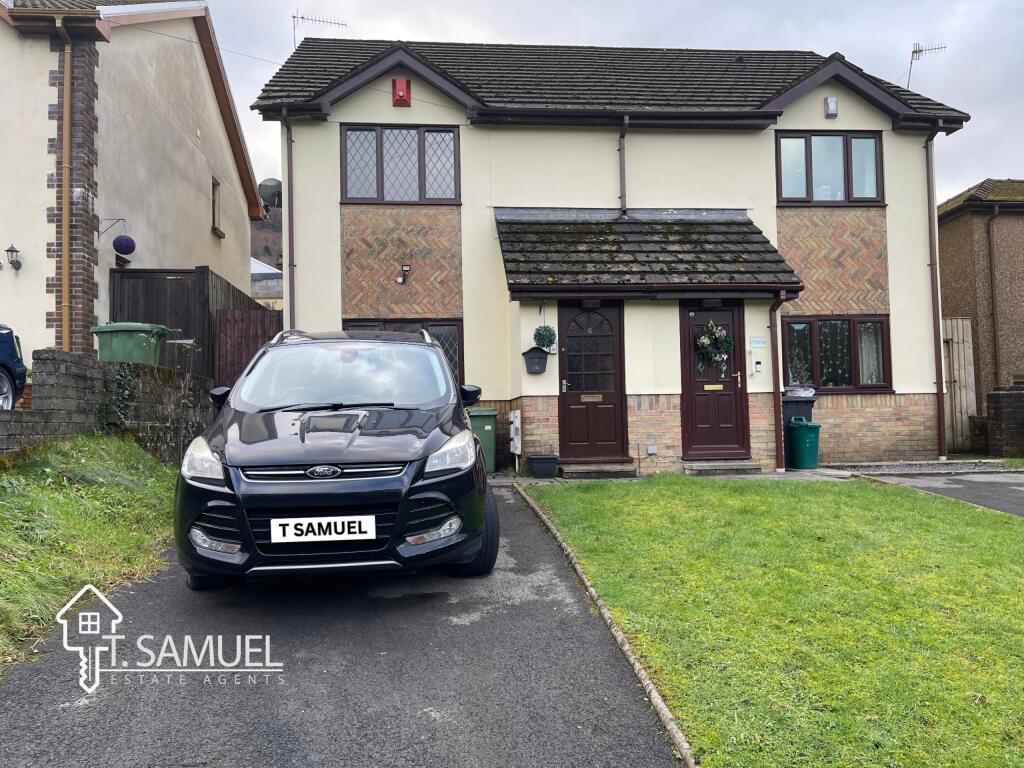 3 bedroom semidetached house for sale in Glenboi, Mountain Ash, CF45