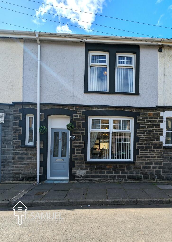 2 bedroom terraced house for sale in William Street, Abercynon, CF45
