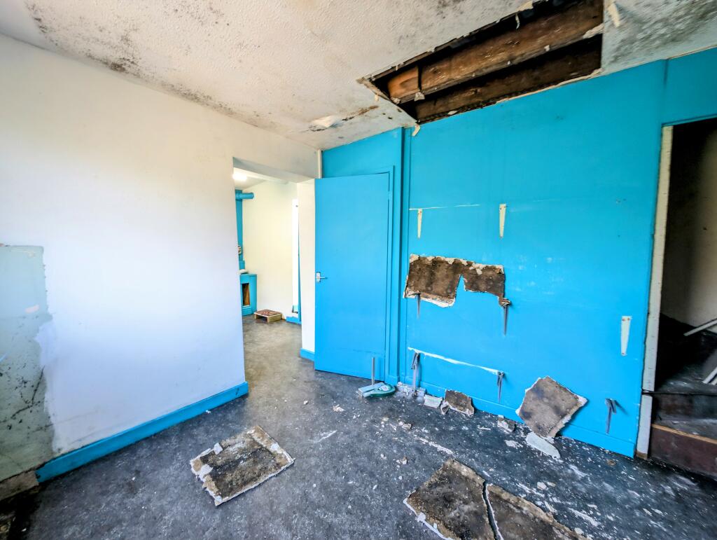 Additional property image - Commercial Street, Mountain Ash, CF45 3PS