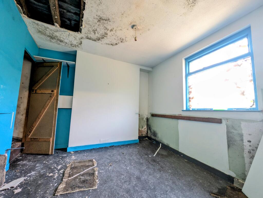 Additional property image - Commercial Street, Mountain Ash, CF45 3PS