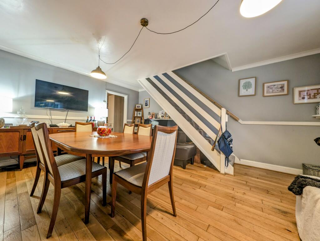 Additional property image - Windsor Court, Ynysybwl, CF37 3HX