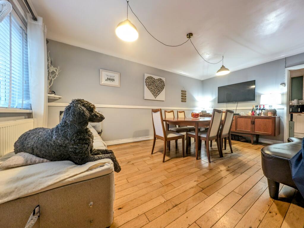 Additional property image - Windsor Court, Ynysybwl, CF37 3HX