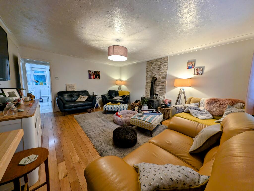 Additional property image - Windsor Court, Ynysybwl, CF37 3HX
