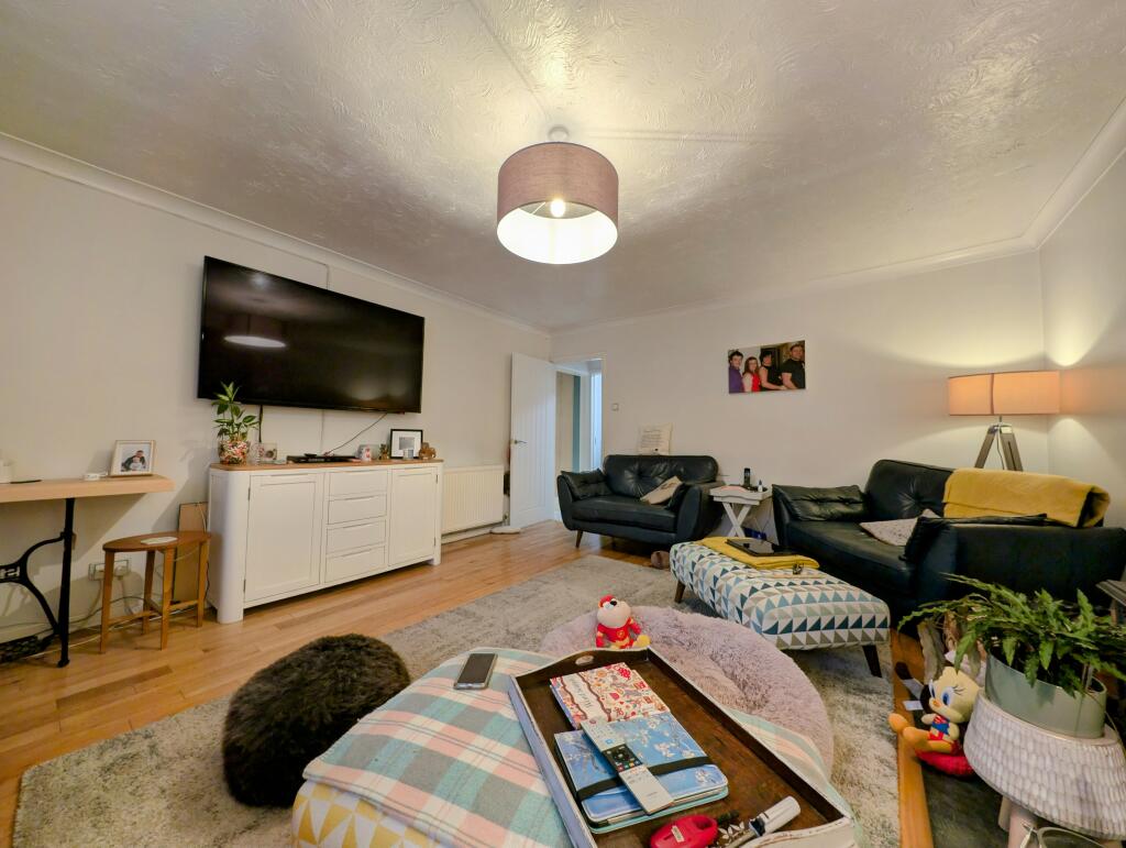 Additional property image - Windsor Court, Ynysybwl, CF37 3HX