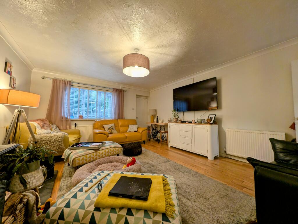Additional property image - Windsor Court, Ynysybwl, CF37 3HX