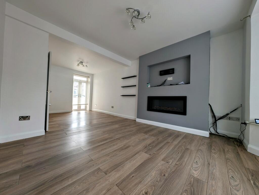 Additional property image - Richmond Road, Caegarw, Mountain Ash, CF45 4AN