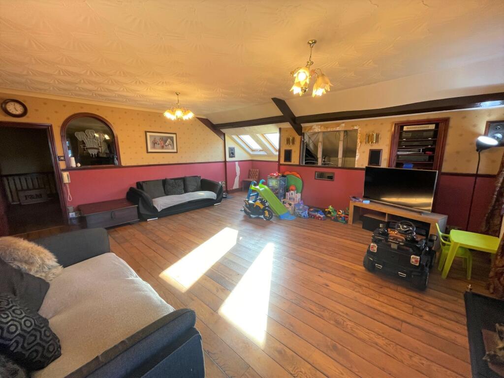 Additional property image - Mount Pleasant Hotel, Mountain Ash, CF45 3UF
