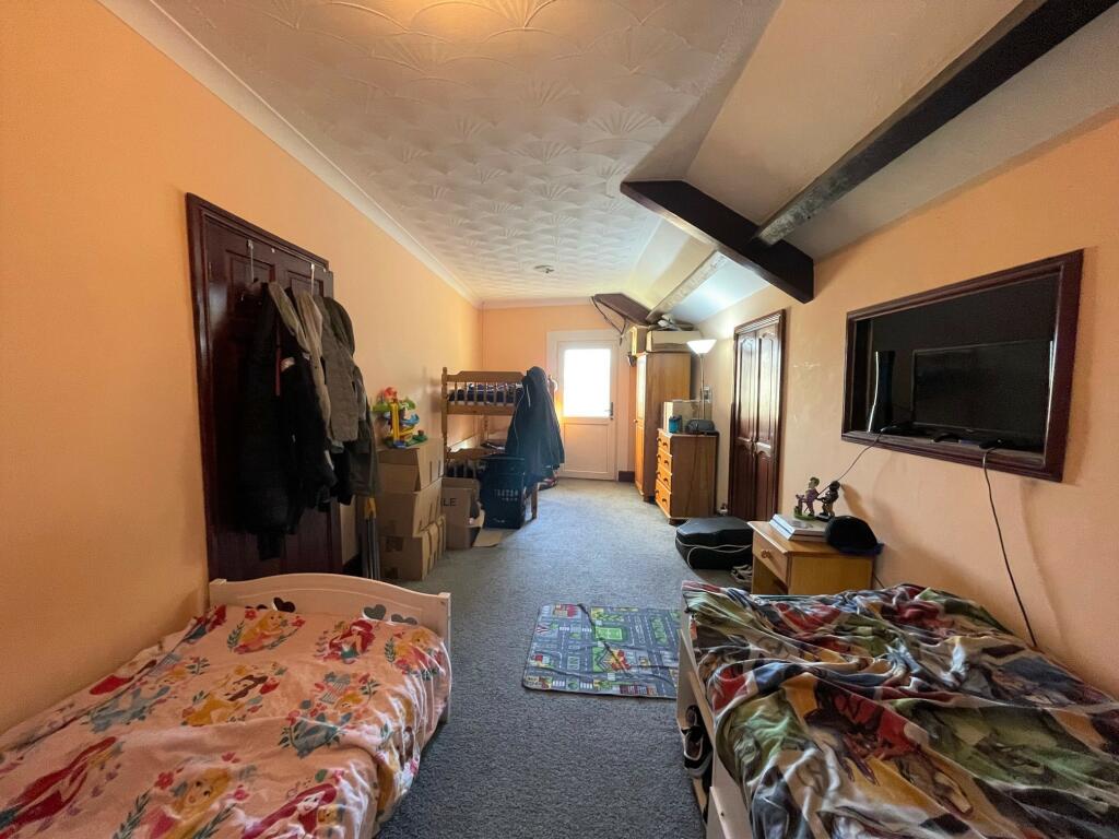 Additional property image - Mount Pleasant Hotel, Mountain Ash, CF45 3UF