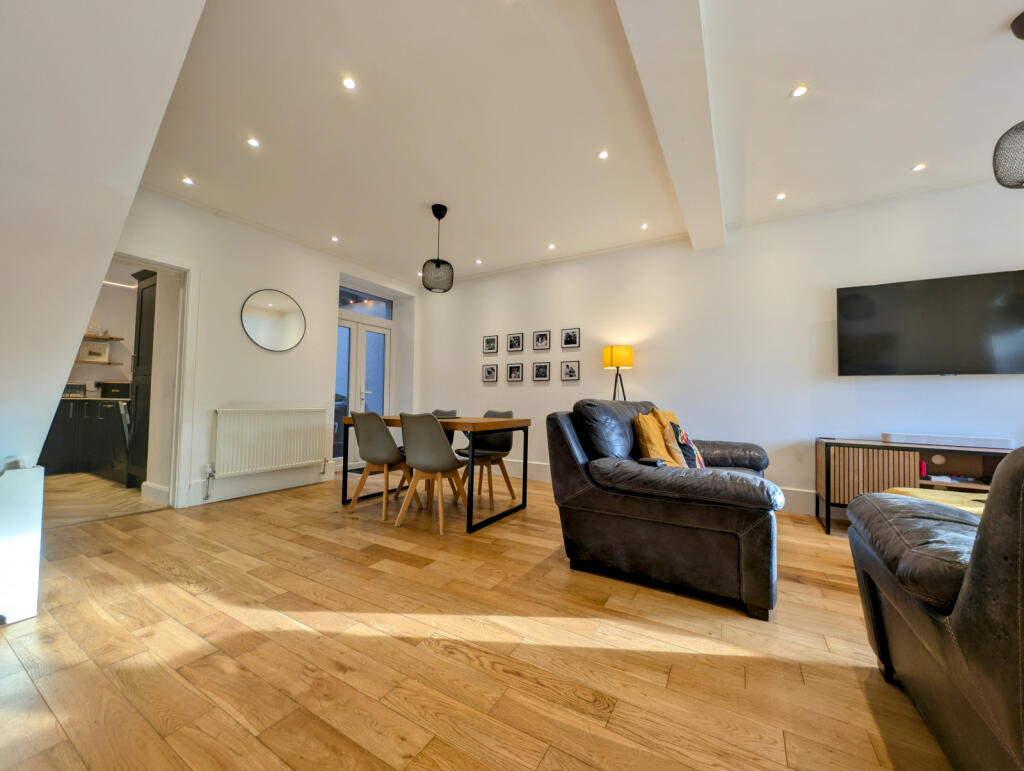 Additional property image - The Triangle, Caegarw