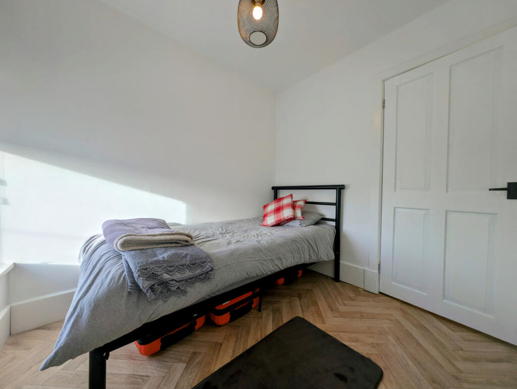 Additional property image - The Triangle, Caegarw