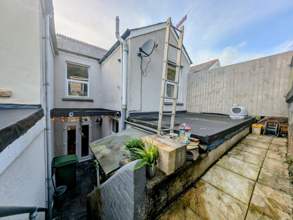 Additional property image - The Triangle, Caegarw