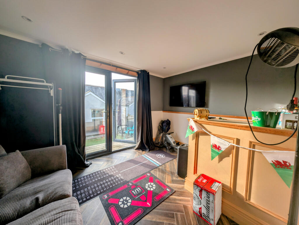 Additional property image - The Triangle, Caegarw