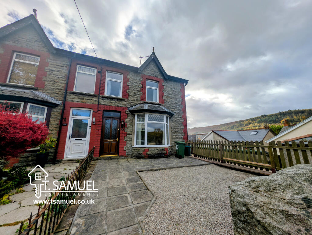 Main image of property: Aberffrwd Road, Mountain Ash, CF45 4AR
