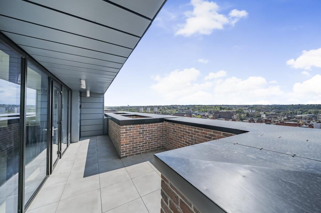 Main image of property: Whiffens Avenue Chatham ME4