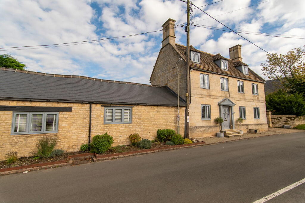 5 bedroom detached house for sale in Chapel Road, Weldon, Corby, NN17