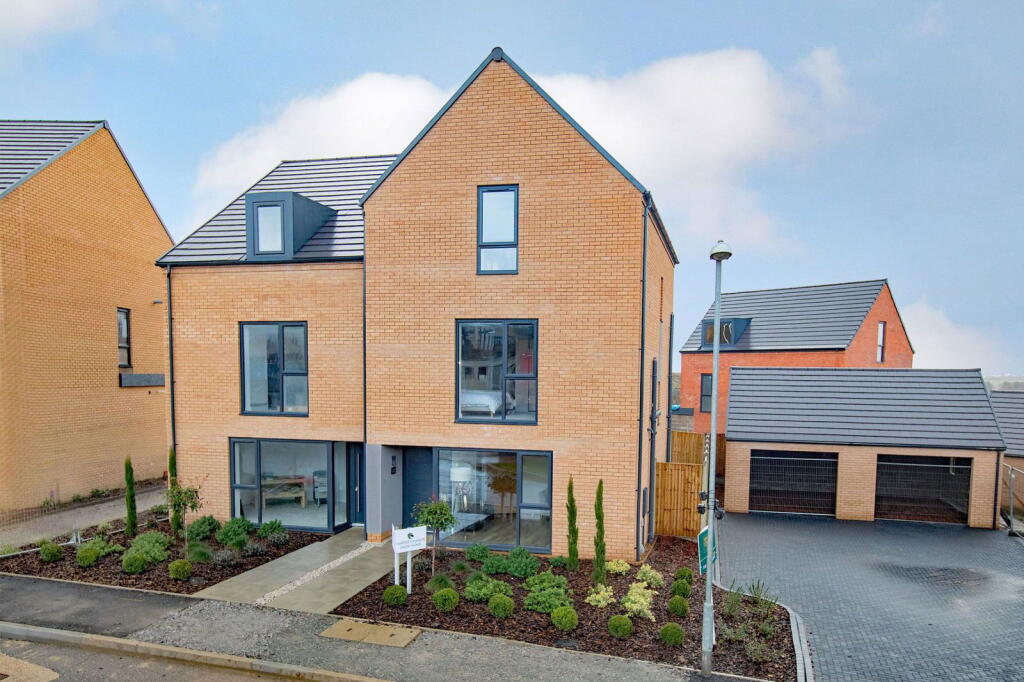 Main image of property: Harpers Manor, Roman Road, Corby, NN18 8SJ