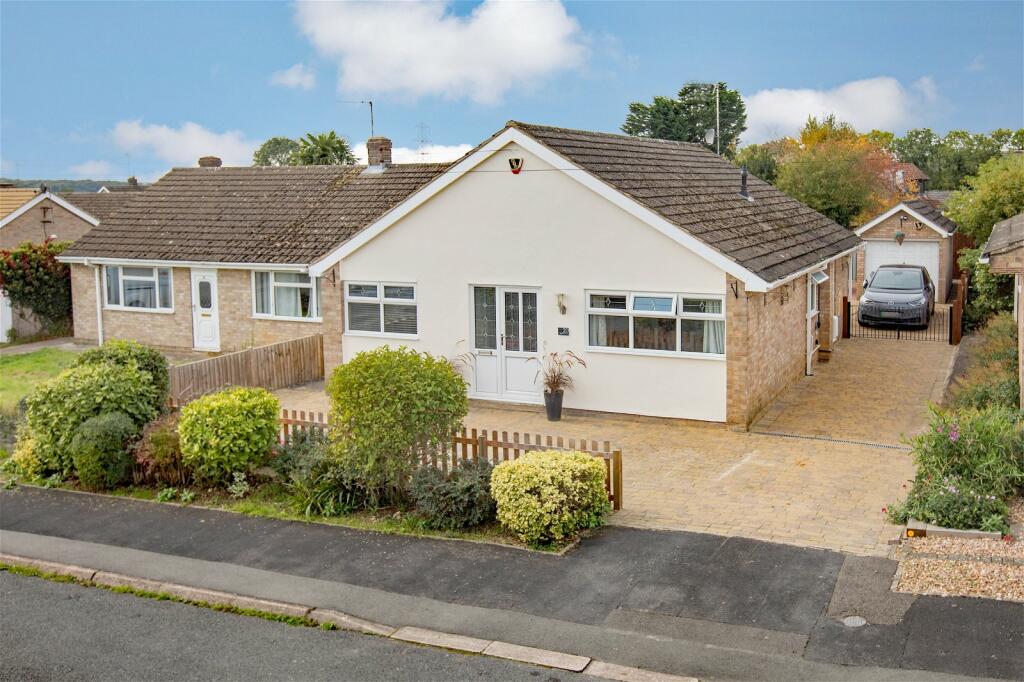 3 bedroom detached bungalow for sale in Berwick Road, Stanion, NN14