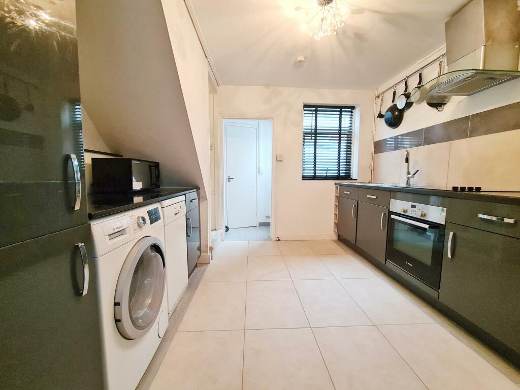 Terraced to rent on Station Road, HARWICH