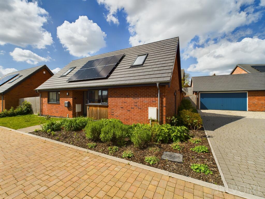 3 bedroom bungalow for sale in Mayfly Road, Swaffham, PE37