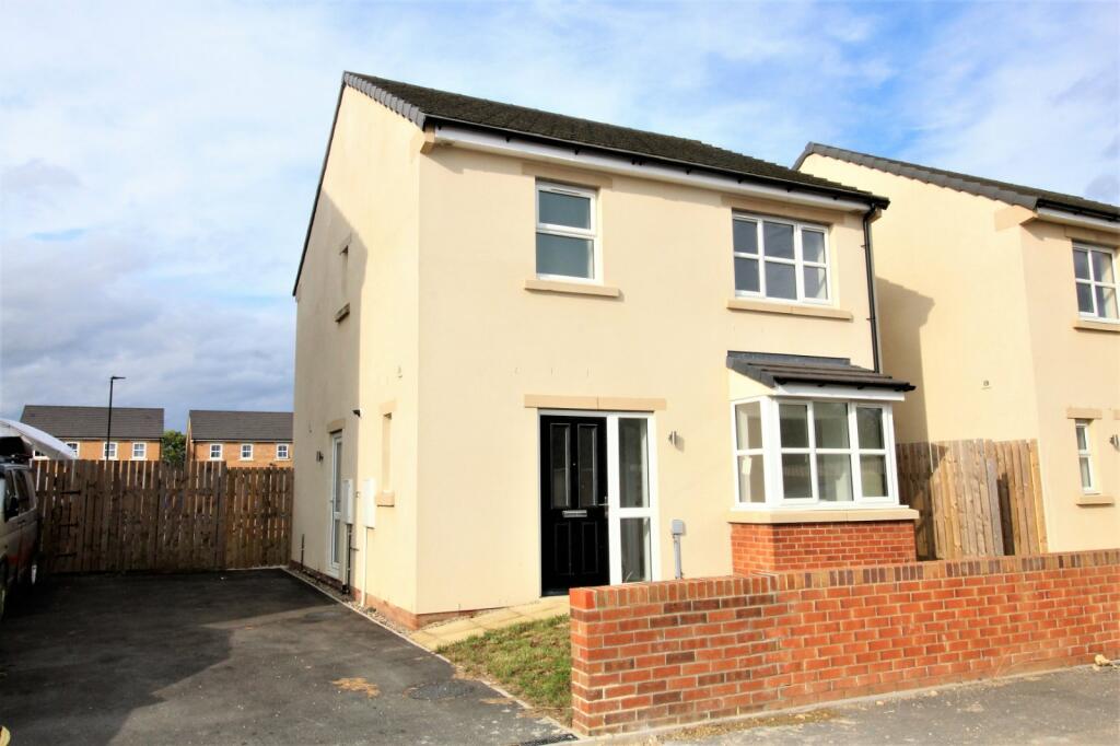 3 bedroom detached house for rent in Briars Lane, Stainforth, Doncaster, South Yorkshire, DN7