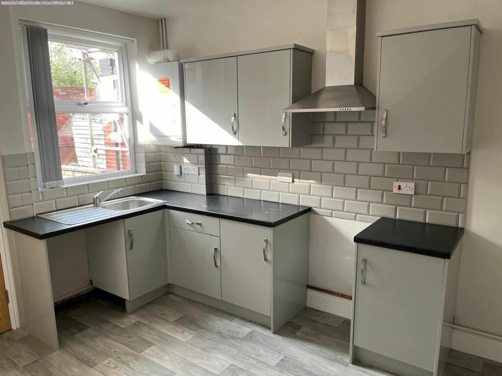 2 bedroom terraced house for rent in Vernon Avenue, Nottingham, NG6