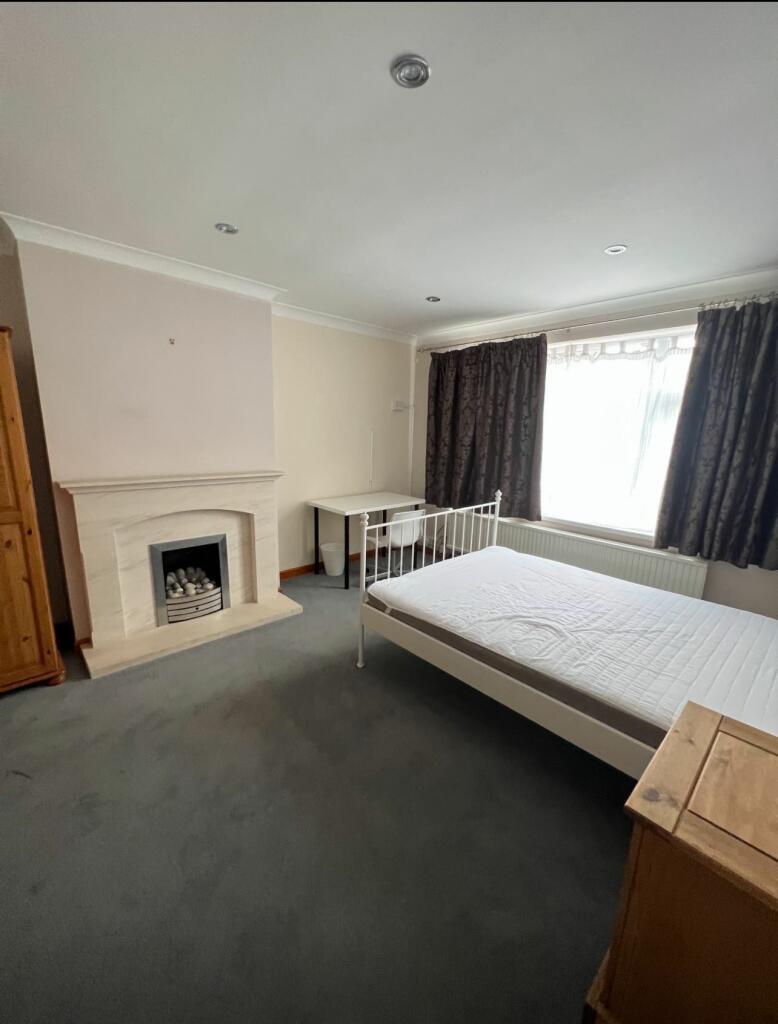 Additional property image - Teddington Close, Bath