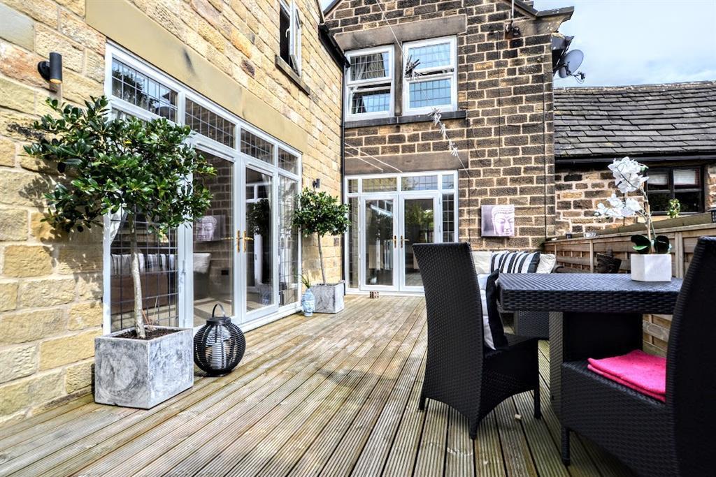 3 bedroom detached house for sale in Kingwell Road, Worsbrough