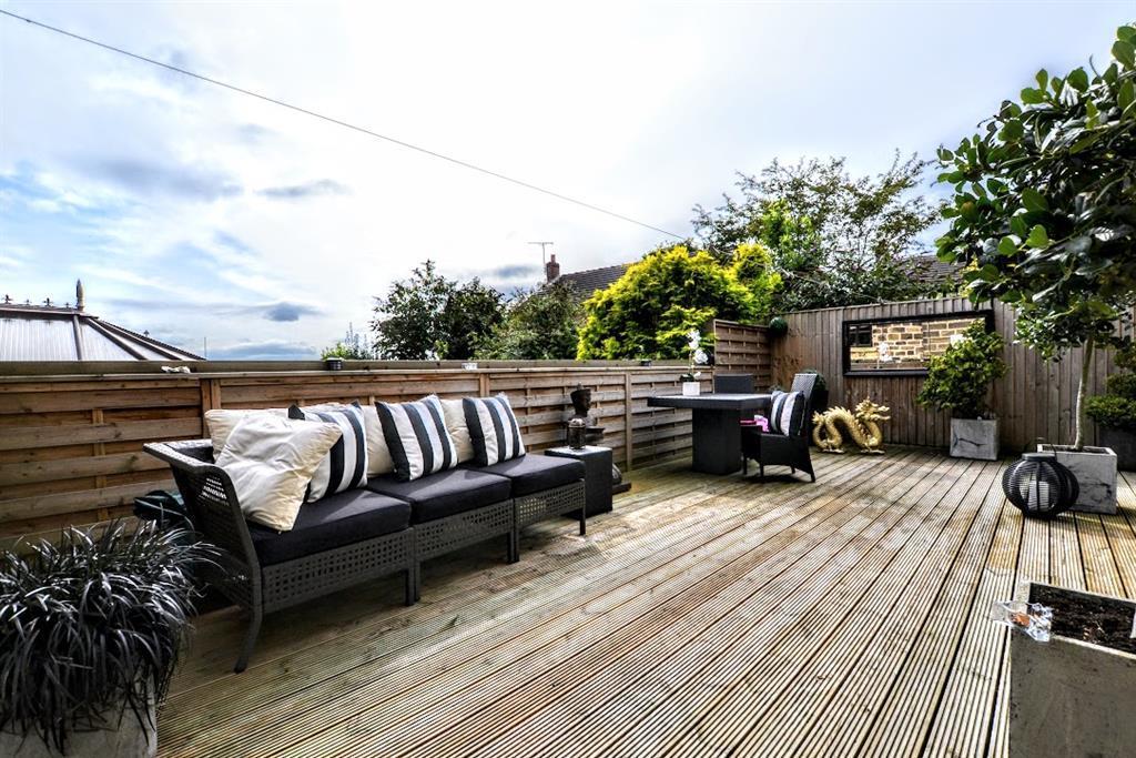 3 bedroom detached house for sale in Kingwell Road, Worsbrough