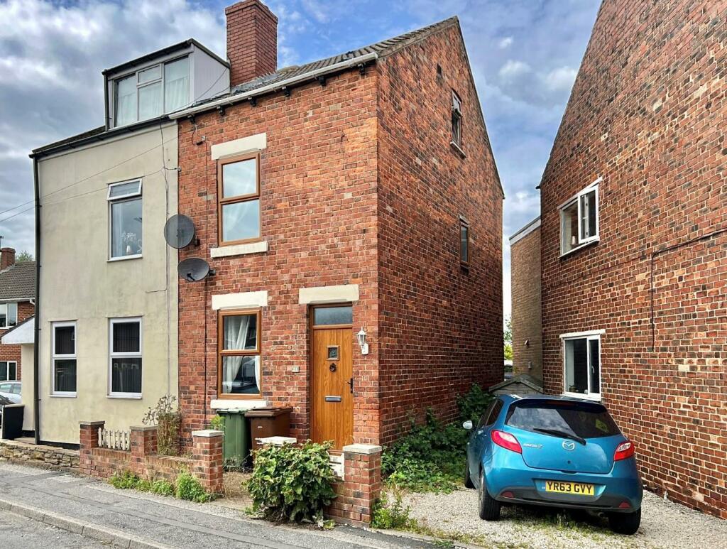 2 bedroom semidetached house for rent in High Street, South Hiendley