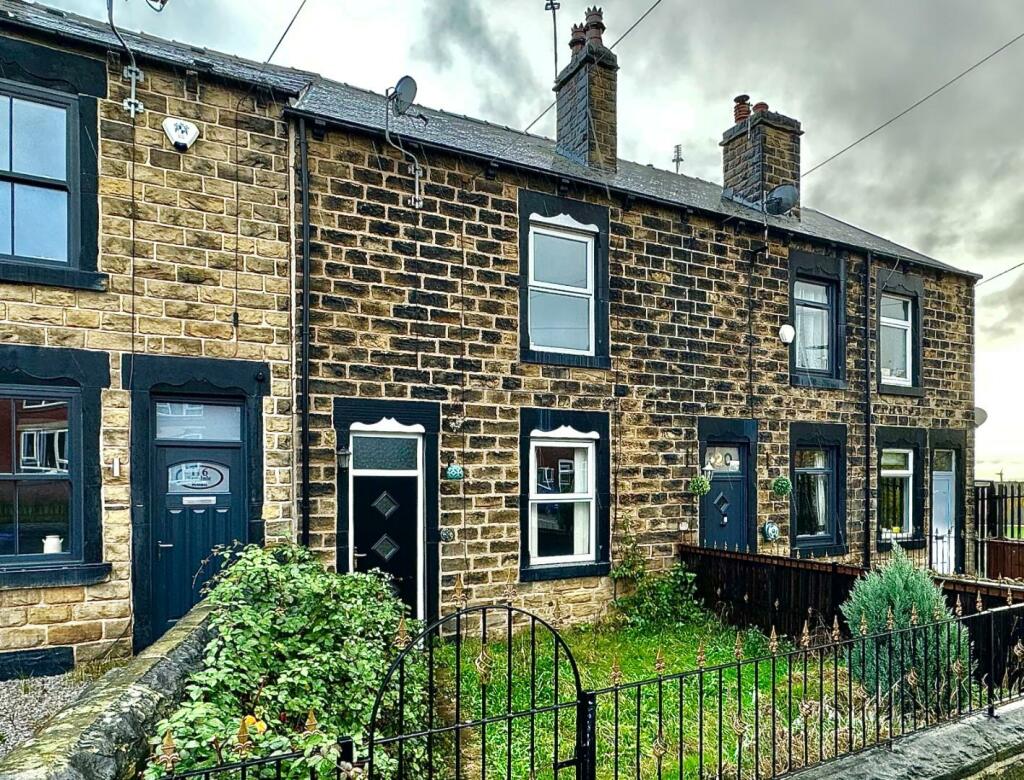 3 bedroom terraced house for sale in Snydale Road, Cudworth, Barnsley, S72