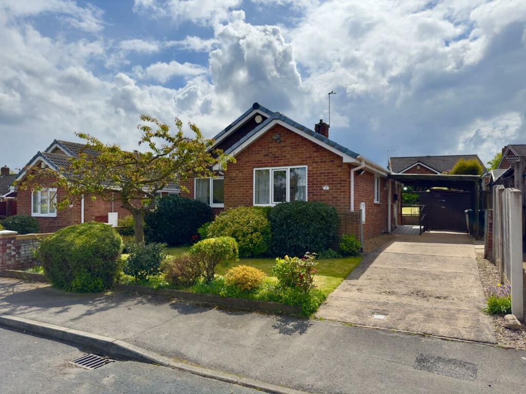 3 bedroom detached bungalow for sale in Mileswood Close, Great Houghton