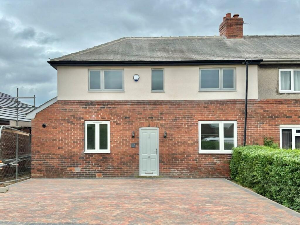 3 bedroom semidetached house for sale in Higham Common Road, Higham, Barnsley, S75