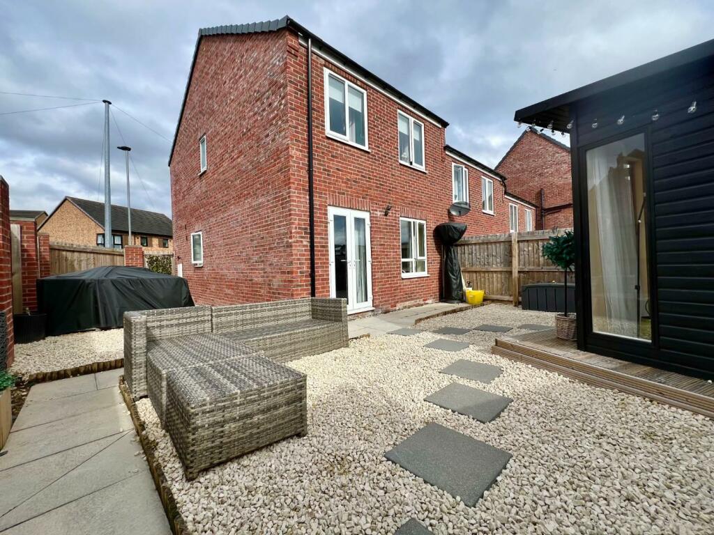 2 bedroom terraced house for sale in Wortley Avenue, Wombwell, Barnsley