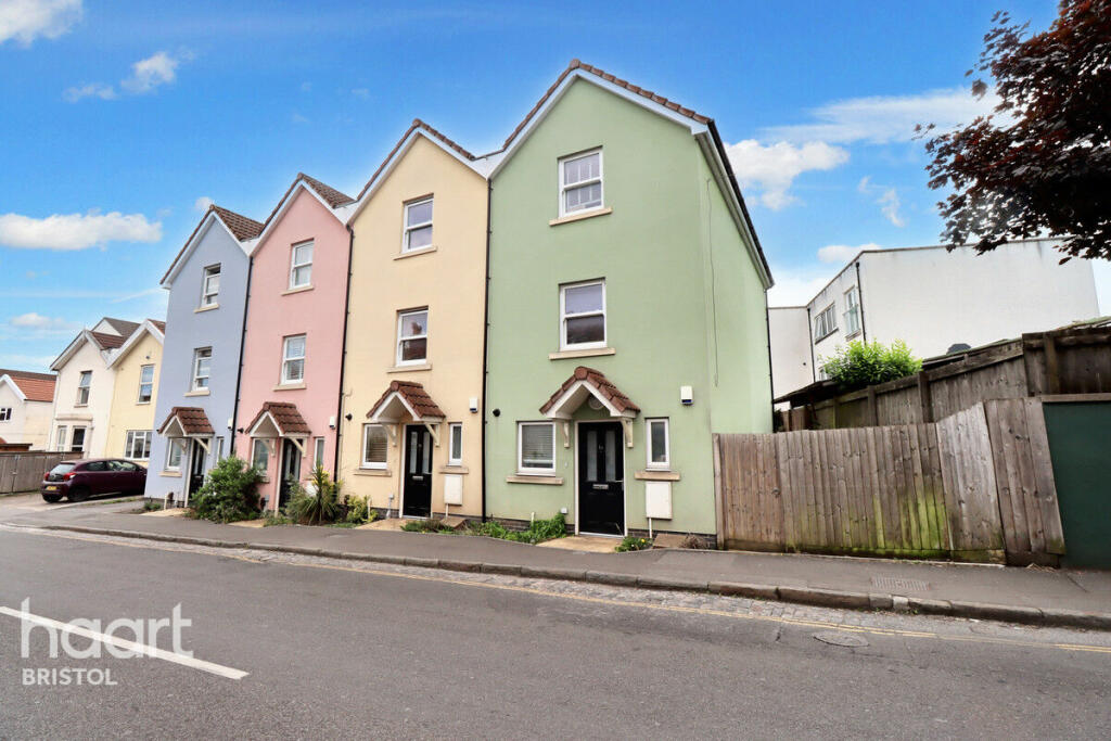4 bedroom end of terrace house for sale in Ashley Down Road, Bristol, BS7