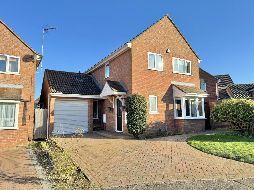 4 bedroom detached house for sale in 4 Ferndown Drive, Godmanchester