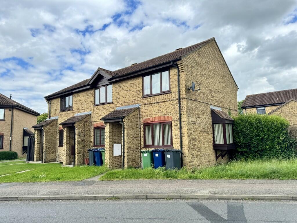 Main image of property: 17 Caernarvon Road, Eynesbury, St. Neots, Cambridgeshire. PE19 2RN