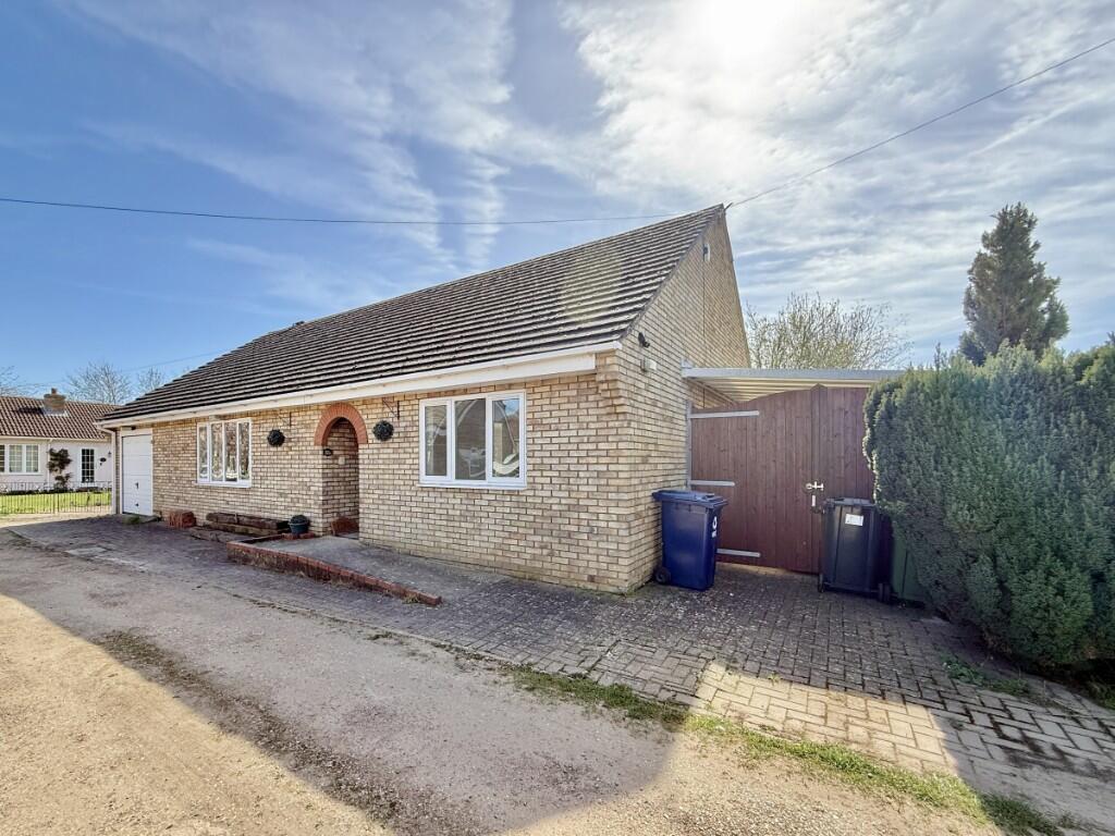 Main image of property: 33a Silver Street, Godmanchester, Cambridgeshire. PE29 2HR