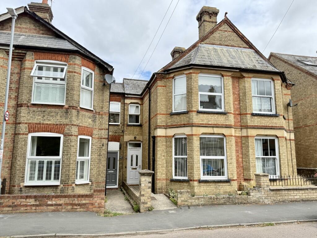 Main image of property: 45 Avenue Road, St. Neots, Cambridgeshire. PE19 1LJ