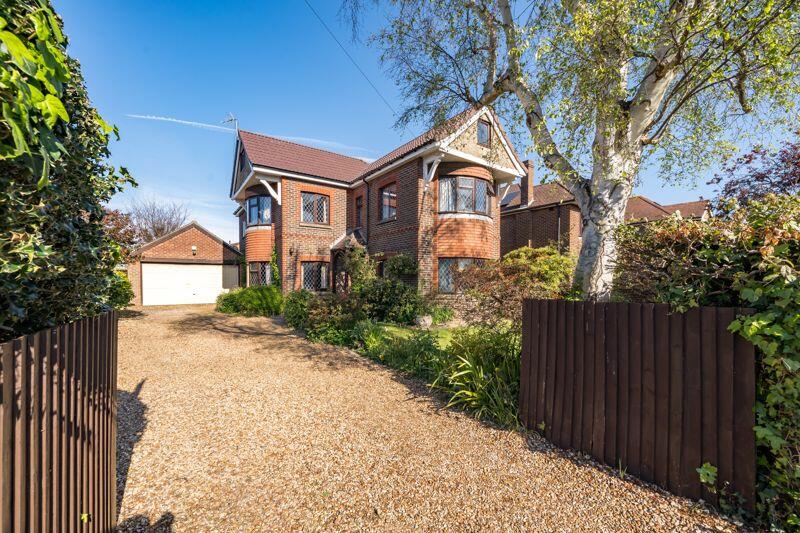 4 bedroom detached house for sale in Monckton Road, Alverstoke, Gosport