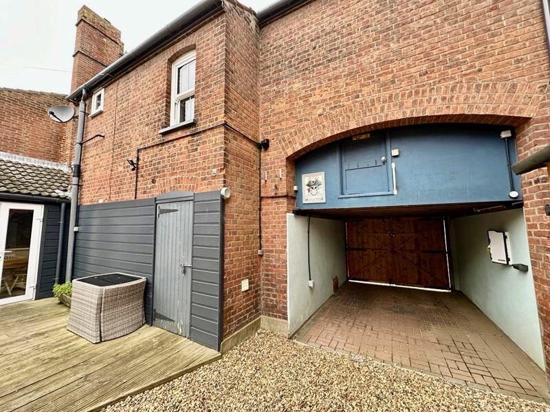 3 bedroom terraced house for rent in Cross Street, Cromer, NR27