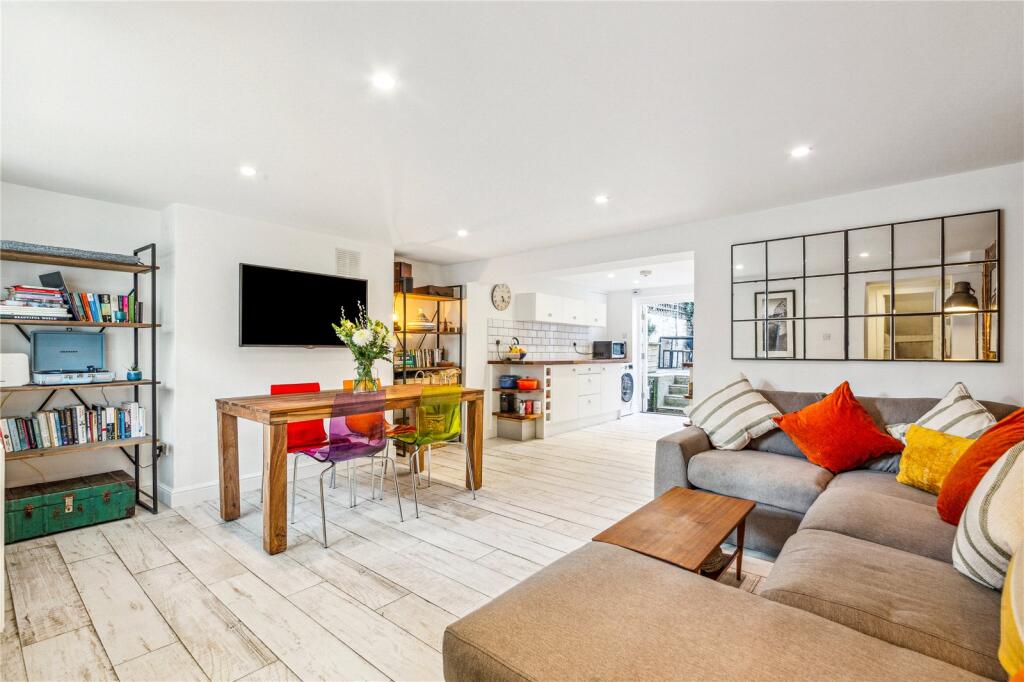 Main image of property: New North Road, London, N1