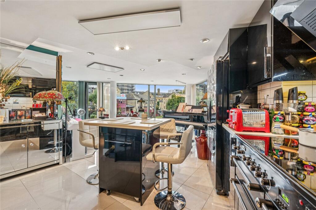 Main image of property: Graham Street, London, N1