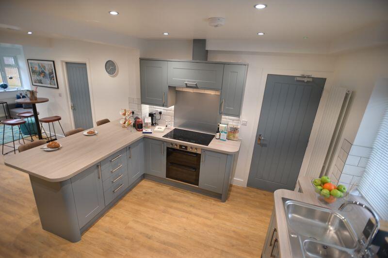 Main image of property: EN-SUITE ROOM TO SUIT PROFESSIONALS