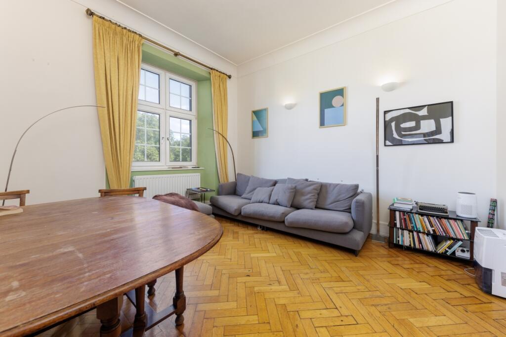 Main image of property: Rosebery Avenue, London EC1R