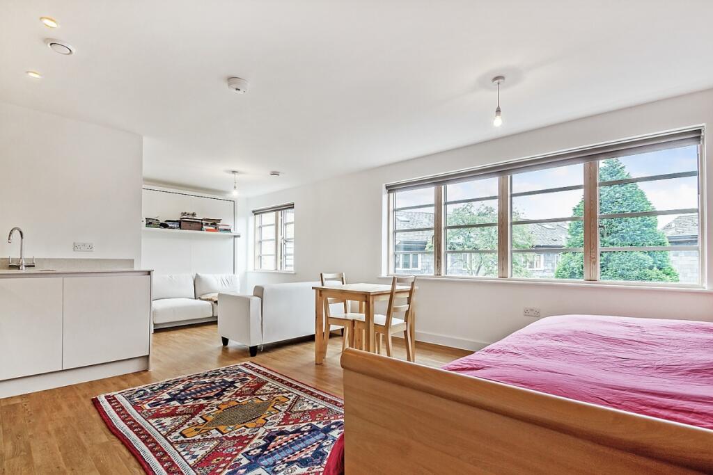 Main image of property: Mildmay Avenue, London, N1