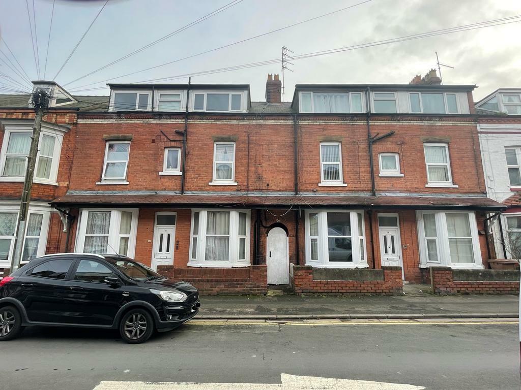 8 bedroom terraced house for sale in Clarence Road, Bridlington, YO15