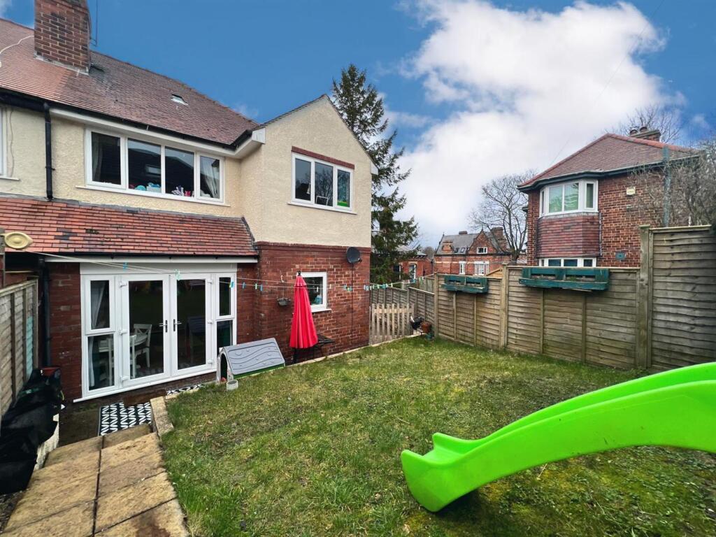 Main image of property: Valley Road, Scarborough